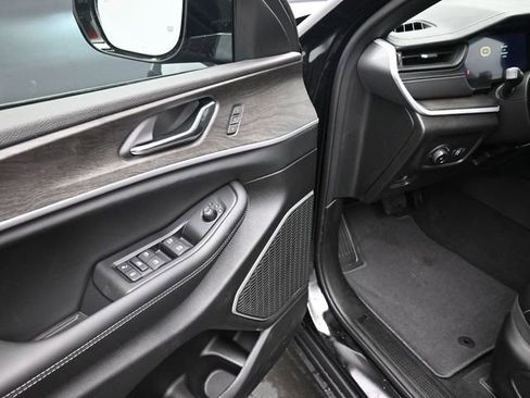 New 2026 Jeep Grand Cherokee Limited RWD image 14