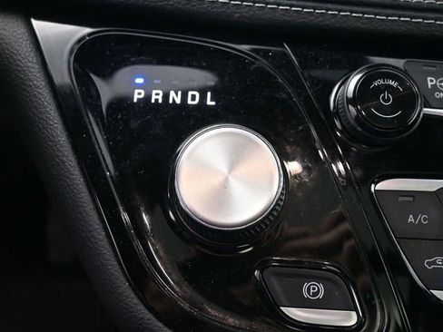 Used 2023 Chrysler Pacifica Touring-L w/ S Appearance Package image 30