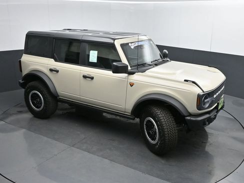 New 2026 Ford Bronco Badlands w/ Sasquatch Package AWD/4WD image 49