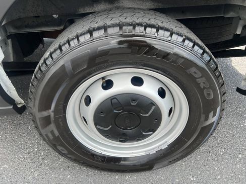 Used 2019 Ford Transit 150 130 Low Roof RWD image 39