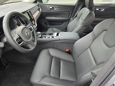 Certified 2025 Volvo S60 T8 Plus AWD/4WD image 10