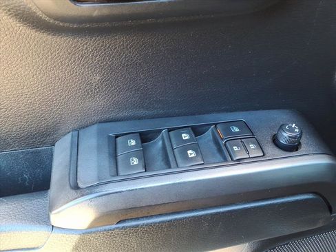 Certified 2019 Toyota Tacoma TRD Off-Road image 11