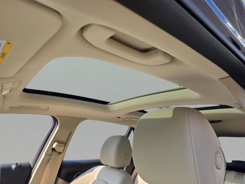 Used 2019 Mercedes-Benz GLC 300 image 13