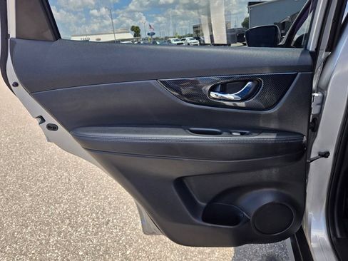 Used 2018 Nissan Rogue SL FWD image 45