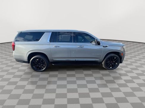Used 2023 GMC Yukon XL SLT w/ SLT Premium Package AWD/4WD image 12