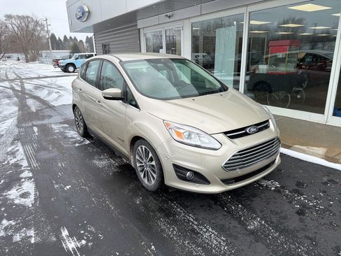 Used 2017 Ford C-MAX Titanium w/ Equipment Group 301A image 3