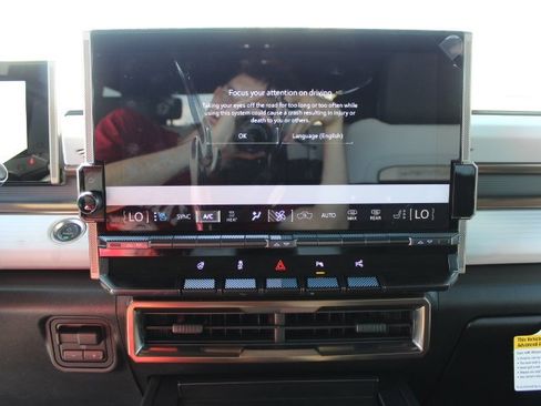 New 2025 GMC Hummer EV 2X image 10