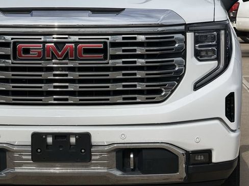 Used 2022 GMC Sierra 1500 Denali AWD/4WD image 9