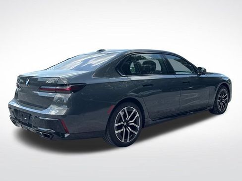 Used 2023 BMW 760i xDrive w/ Parking Assistance Package AWD/4WD image 6