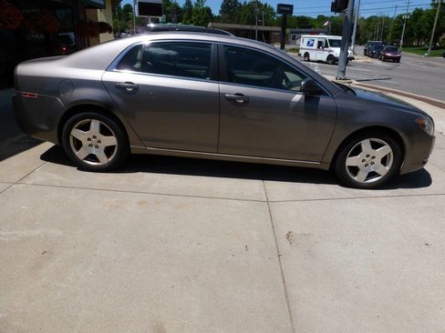 Used 2010 Chevrolet Malibu LT w/ HFV6 Engine Package FWD image 5