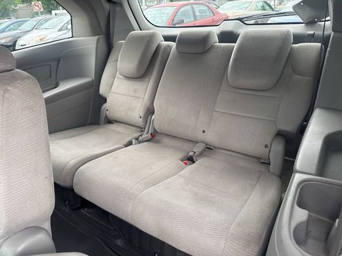 Used 2011 Honda Odyssey EX image 16