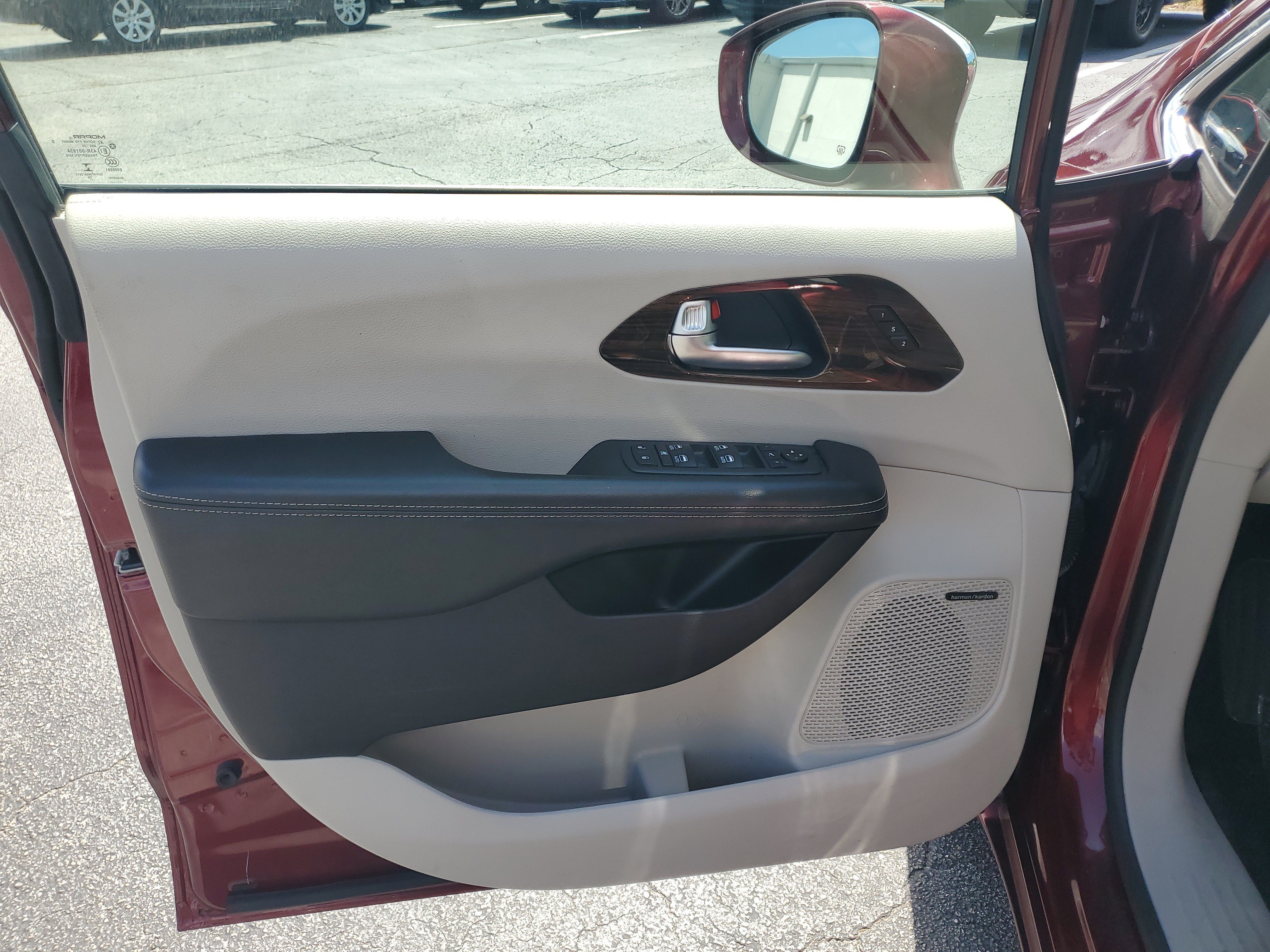 Used 2021 Chrysler Pacifica Limited w/ Premium & Safety Sphere Group AWD/4WD image 23