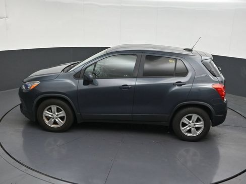 Used 2021 Chevrolet Trax LS w/ Tint and Cruise Package FWD image 16