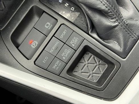 Certified 2019 Toyota RAV4 LE w/ All Weather Liner Package AWD/4WD image 34
