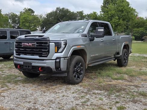 Used 2024 GMC Sierra 2500 AT4 w/ AT4 Preferred Package AWD/4WD image 3