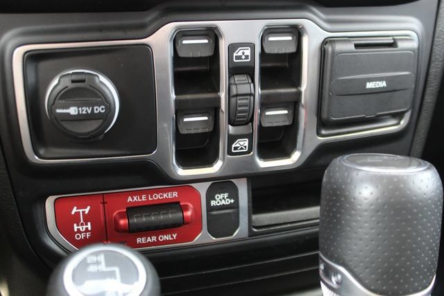 Used 2023 Jeep Gladiator Mojave w/ LED Lighting Group AWD/4WD image 23