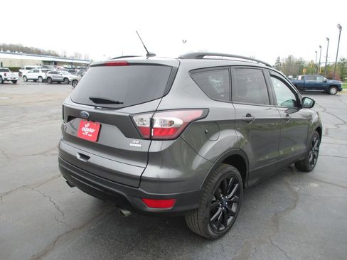 Used 2017 Ford Escape SE w/ Equipment Group 201A image 5