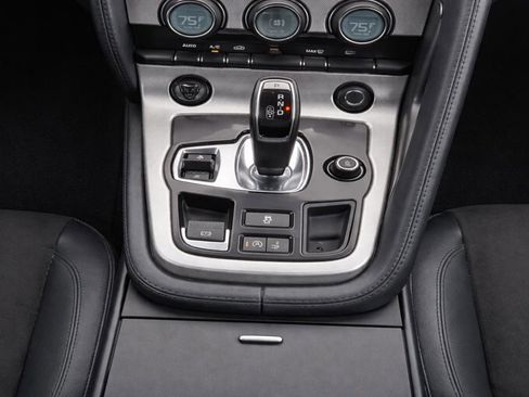 Used 2017 Jaguar F-TYPE Coupe RWD image 14
