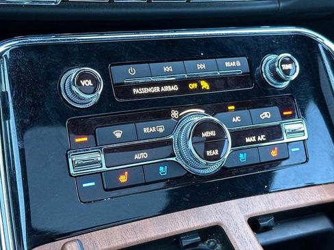 Used 2024 Lincoln Navigator Black Label image 20