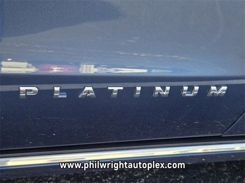 Used 2019 Ford Expedition Platinum image 4