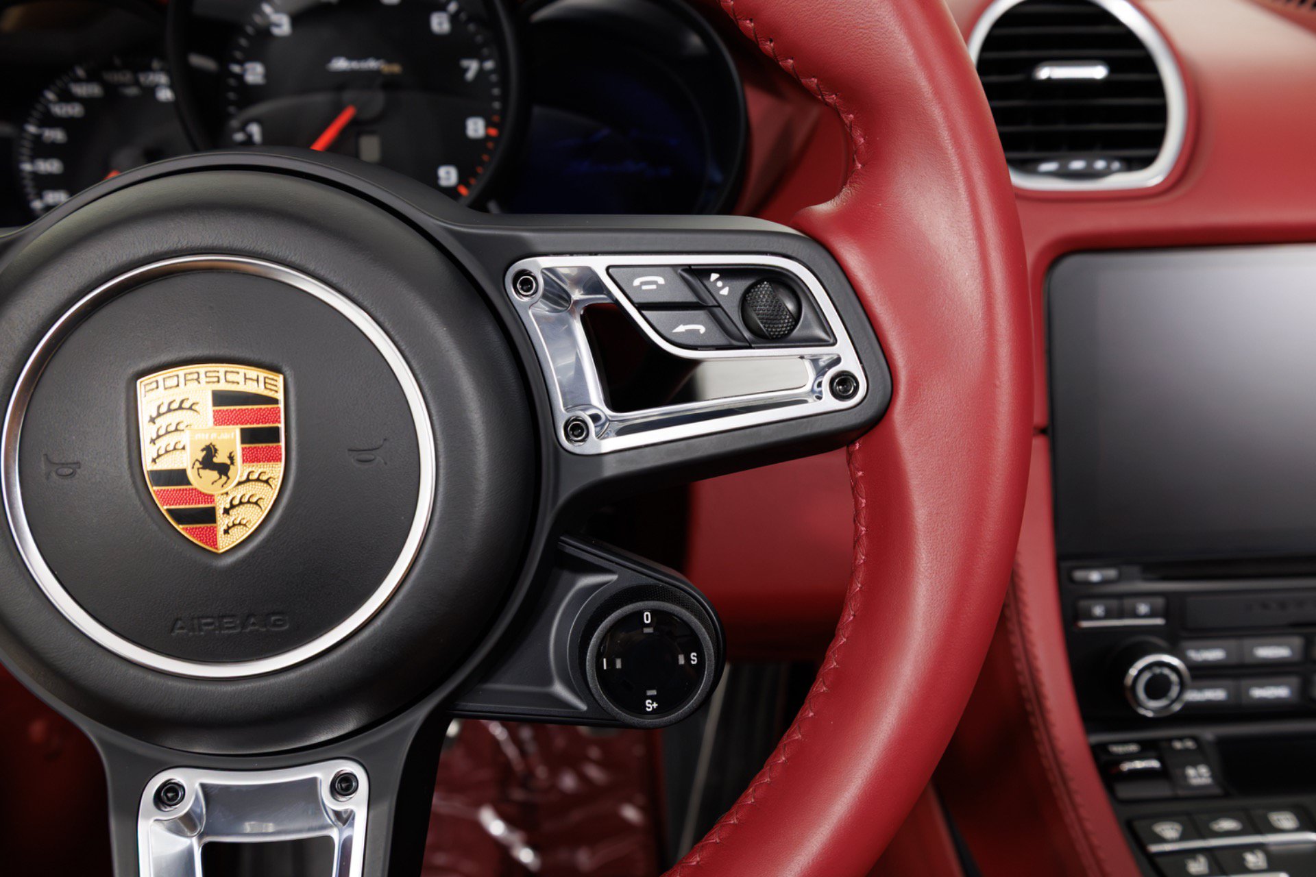 Used 2021 Porsche 718 Boxster RWD image 23
