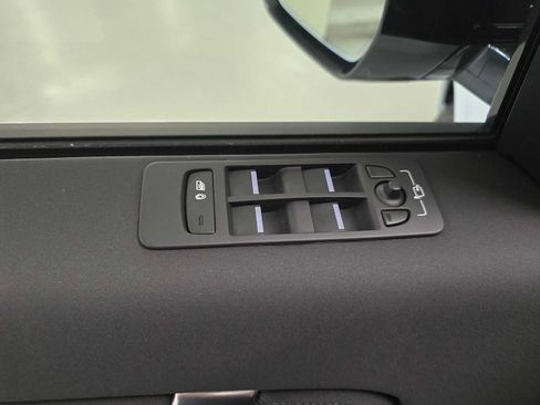 Certified 2025 Land Rover Discovery Sport S image 22