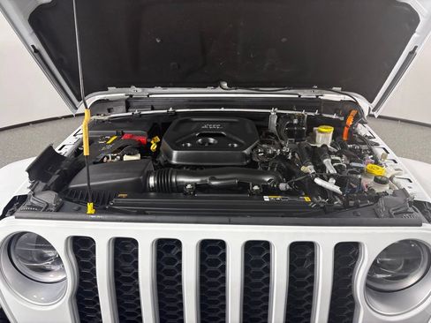 Used 2023 Jeep Wrangler Unlimited Sahara w/ Cold Weather Group AWD/4WD image 29
