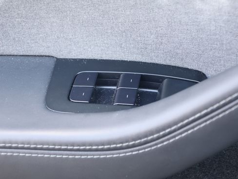 Used 2025 Tesla Model 3 image 15