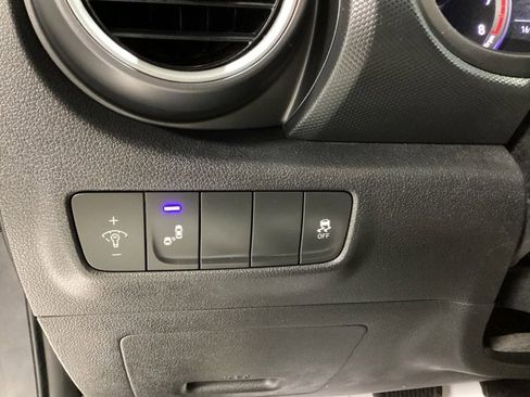 Used 2018 Hyundai Kona Limited image 21