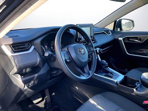 Used 2022 Toyota RAV4 XLE image 18
