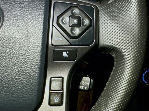 Used 2020 Toyota Tacoma TRD Sport image 26