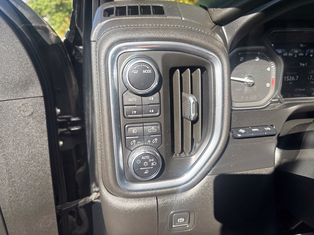 Used 2022 GMC Sierra 3500 Denali w/ Denali Ultimate Package AWD/4WD image 24