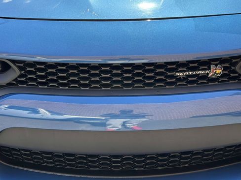 Used 2022 Dodge Charger Scat Pack w/ Dynamics Package RWD image 9
