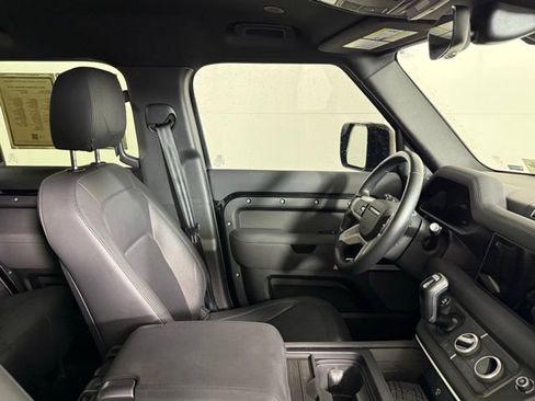 Used 2023 Land Rover Defender 110 S image 29