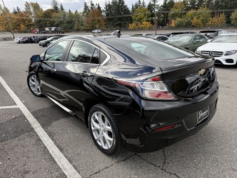 Used 2018 Chevrolet Volt Premier w/ Driver Confidence Package image 6