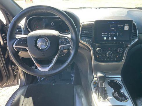 Used 2018 Jeep Grand Cherokee Altitude image 4