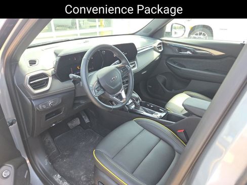 Used 2025 Chevrolet TrailBlazer ACTIV w/ Convenience Package AWD/4WD image 9