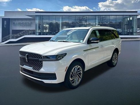 New 2027 Lincoln Navigator Reserve AWD/4WD image 3