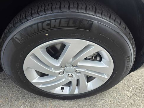 Used 2025 Land Rover Range Rover Evoque S AWD/4WD image 9