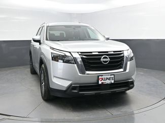 Used 2024 Nissan Pathfinder SV FWD video 2