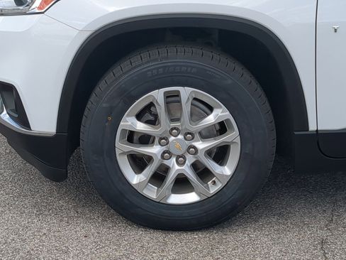 Used 2020 Chevrolet Traverse LT image 10