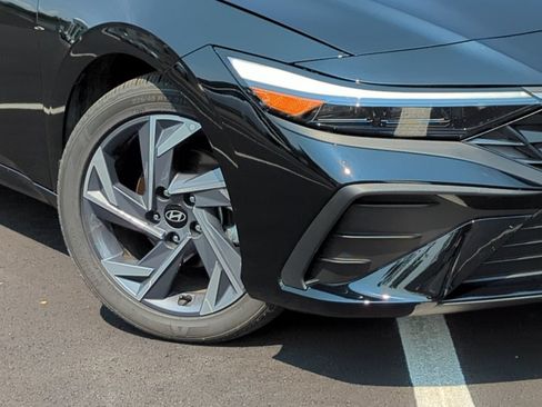 Certified 2025 Hyundai Elantra Sport FWD image 20