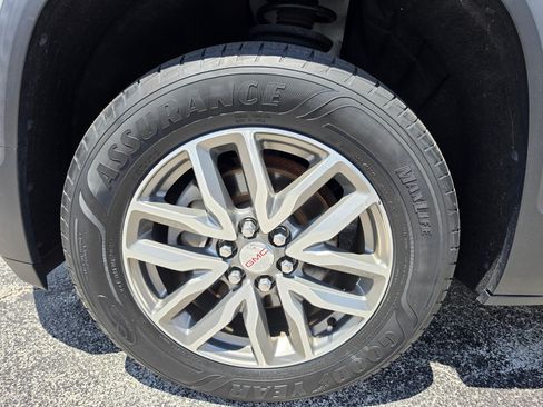 Used 2019 GMC Acadia SLE FWD image 15