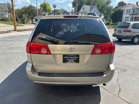 Used 2008 Toyota Sienna LE FWD image 4