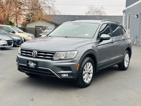 Used 2018 Volkswagen Tiguan S image 3
