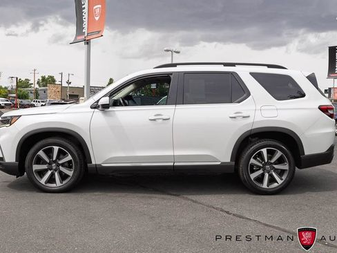 Used 2025 Honda Pilot Touring image 14