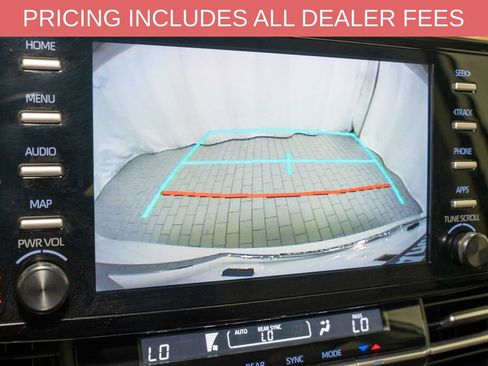 Used 2024 Toyota Sienna LE FWD image 13