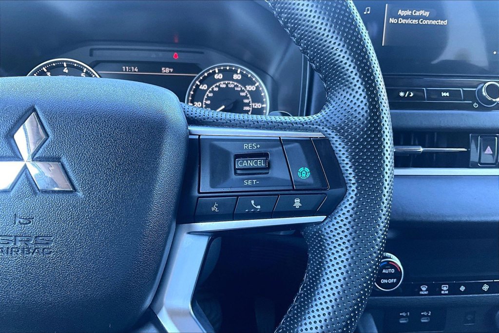 Used 2025 Mitsubishi Outlander AWD image 19