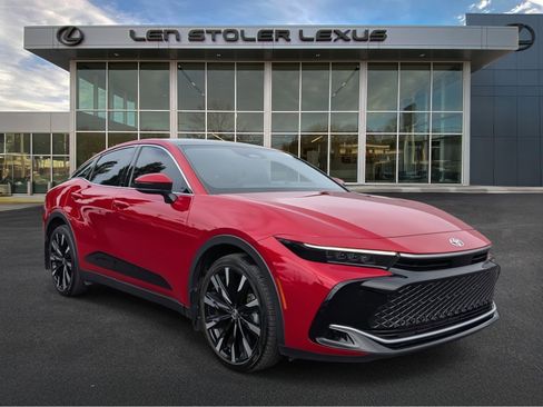 Used 2023 Toyota Crown Platinum image 2