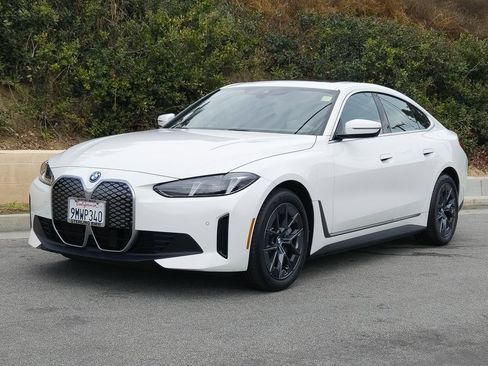 Used 2025 BMW i4 eDrive40 image 25